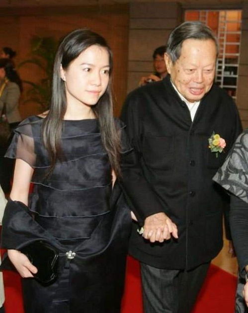 杨振宁 希望自己走后,翁帆可以选择再婚,翁帆深情回应他8个字