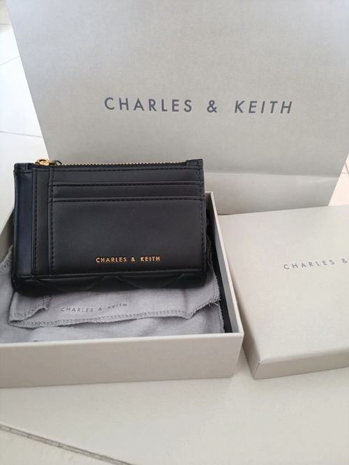 新欢 Charles Keith钱包 