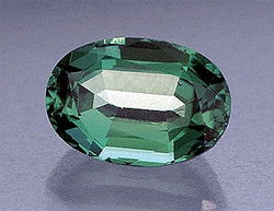 祖母绿是什么宝石,它们是宝石中的绿色幽灵，也是帝王最喜爱的宝石-祖母绿