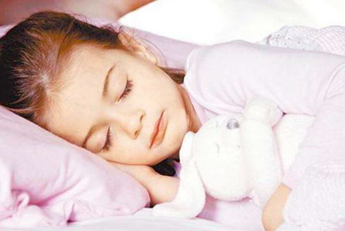 婴儿睡觉出现 惊跳反应 ,暗示宝宝大脑发育成熟,宝妈不必担心