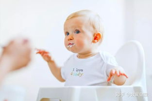 宝宝吃奶(新生儿正确的吃奶方式)