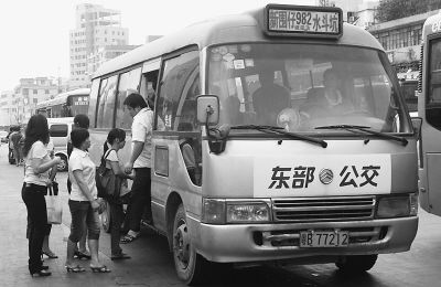 深圳 史上最破公交车 追踪 已换新车 