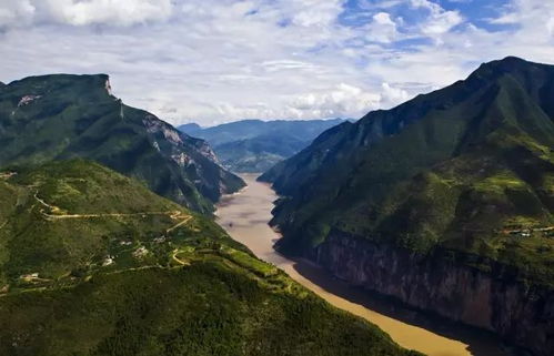 三峡水陆环游 白帝城 神女溪 神女天路 荆州古城双高四天特价游 