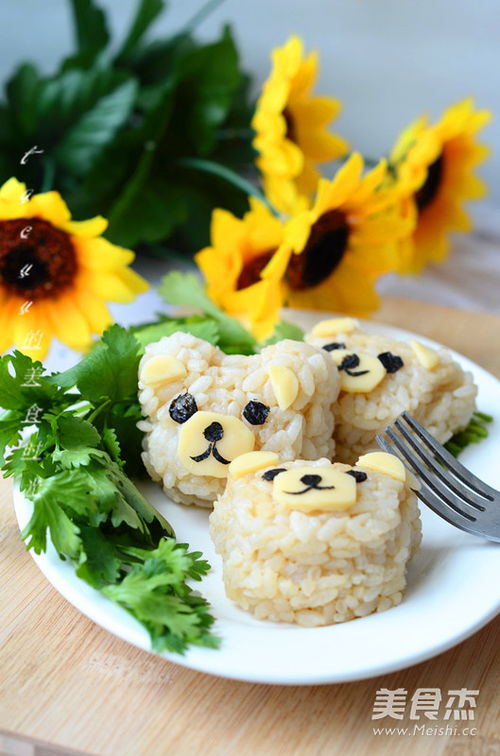 小熊肉松饭团的做法 小熊肉松饭团怎么做 