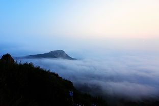 描写泰山云海的风景的句子