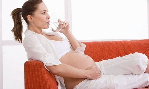 孕期喝水也有大讲究,2类水被誉为孕期 杀手 ,孕妈不能碰