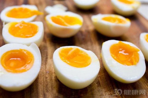 一天吃一个鸡蛋,对身体是好是坏 蛋黄能不能吃 医生一次性说清
