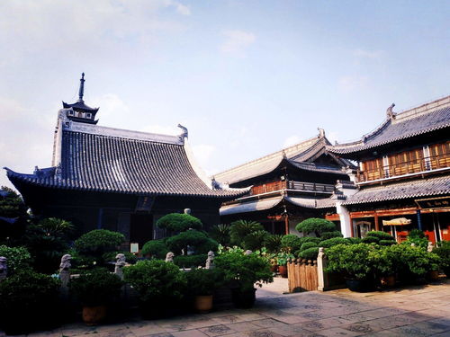 上海香火鼎盛的寺庙,是全国文物保护单位,有规模大的寺庙建筑群