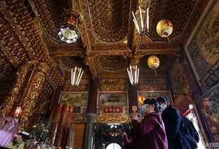 台湾地震第四天 家属寺庙祈福 