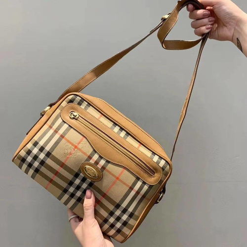 BURBERRY 的 格纹 历史