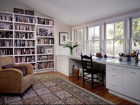 纯白色书架打造纯白简洁书房