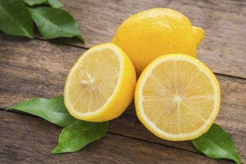 柠檬的保质期是多久 冰箱里放了5个多月的柠檬,还能吃么 是完整的柠檬水果,没有切开的 