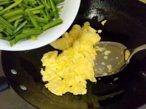 韭菜炒鸡蛋怎么炒好吃,韭菜炒鸡蛋怎么炒好吃,韭菜炒鸡蛋的做法