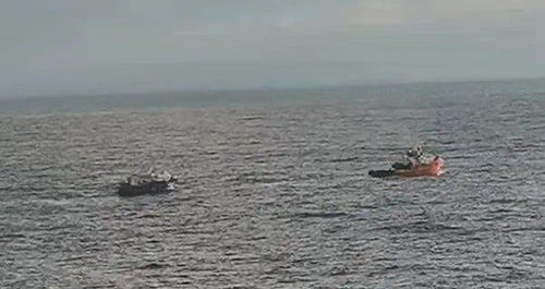 中远海运天蝎座轮协助救助遇险渔船