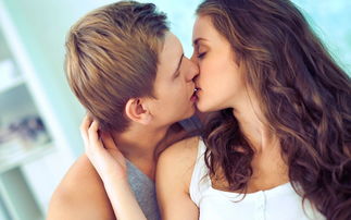 女人主动亲吻男人代表什么,一个女人有多爱你，接个吻就知道了