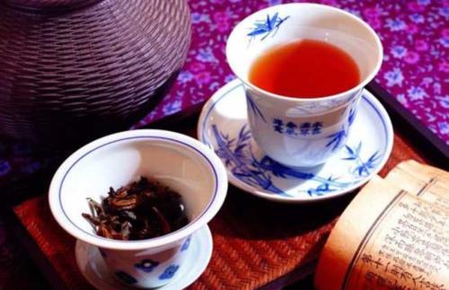 菊花和枸杞一起泡的功效与作用 菊花加枸杞泡茶喝有什么作用
