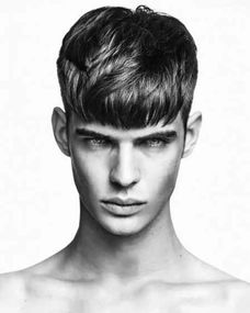 今年最流行的男生发型 适合秋冬的欧美男模发型图集