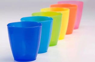 秋天多喝水 玻璃杯 陶瓷杯 塑料杯,哪种材质最安全