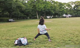 林志颖家双胞胎跑起来是真萌,可小花妹妹这霸气站姿,邓超要背锅 