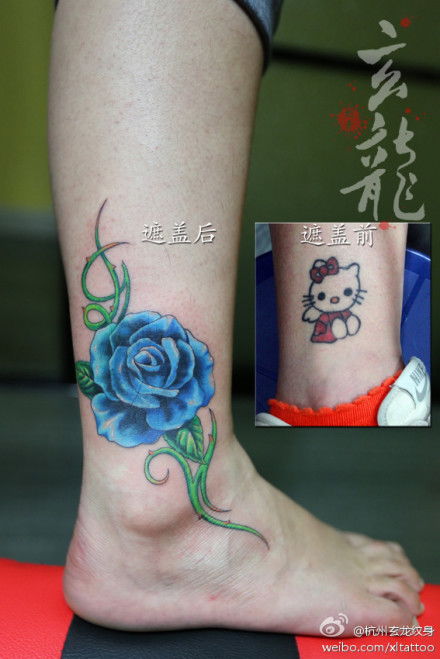 女生脚踝处好看的蓝玫瑰纹身图案 