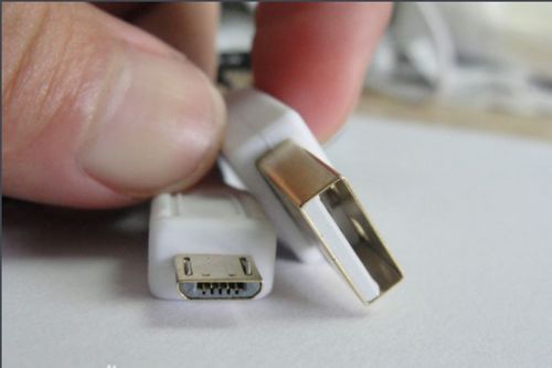 USB接口的4个接线头哪2个是供电的,正负极怎么分 