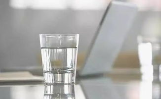 一名医生患癌后的忠告 每天喝2000ml白开水,真的不是害你 