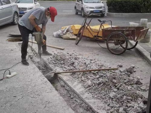 大象帮丨小区门口一下雨就积水 记者联系物业第二天就解决