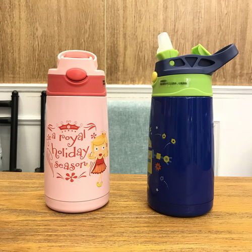 幼儿园让自己带水杯喝水吗还有吃饭的餐具(幼儿园自己带水还是喝幼儿园的水)