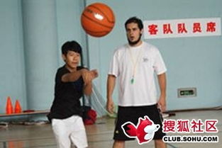 来吧一起学英语打篮球,有免费美国职业外教篮球体验 