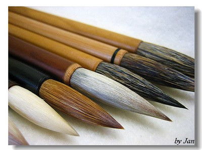 水彩笔和毛笔一样吗 