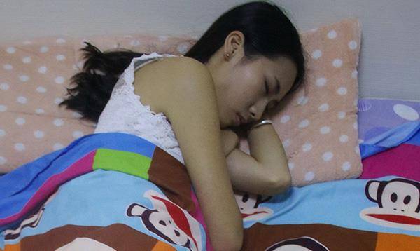 为什么有些人睡觉时经常会做梦 医生坦言 多半是体内缺乏维生素