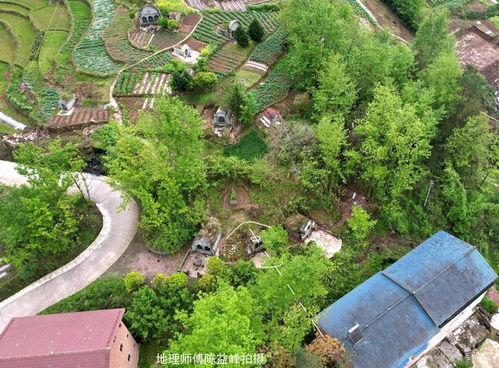 界水沟边建坟,外形普通,后人大发富贵