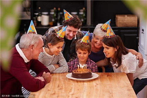 适合给孩子过生日发朋友圈比较含蓄的句子 孩子生日想发个朋友圈