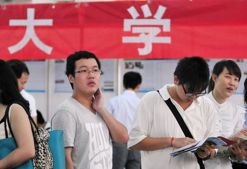 他复读了 13次 ,646分考上重庆大学果断放弃,今年他考了几分