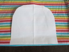小孩最简单的三角形巾怎样做帽子(三角形帽子怎么叠)