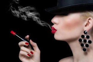 香烟与红唇,你更爱谁 