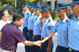 我院领导慰问2018级参训官兵及师生