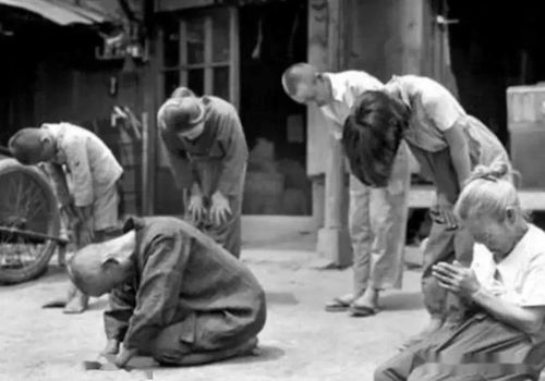 从历史角度来说中国的 跪拜礼 和日本的 跪拜礼 有哪些区别