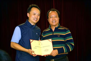 著名男高音歌唱家陈永峰到广西教育学院讲学