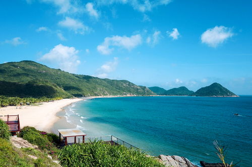 想去海南旅游，几月份去人会比较少