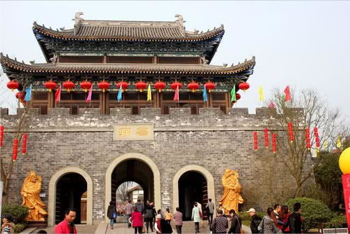 重庆耗资35亿建造的古城,却被游客当成公厕