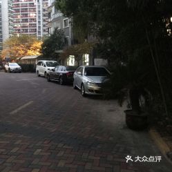 徐家汇哪有免费停车的地方呀 (上海吴兴路附近停车场免费)