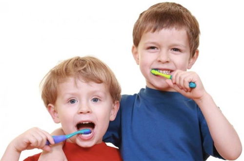 孩子满嘴 小黑牙 ,是糖果吃多了吗 还是其他原因