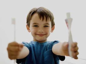 每天刷牙两次，有多少成年人能做到(每天刷牙2次)