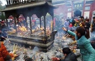 怎么迎财神 各地还真不一样 