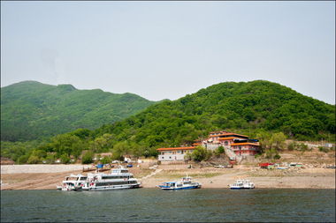 青山绿水松花湖 无限风光在吉林 