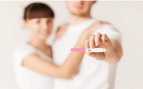 验孕棒多久才能测出是否怀孕 同房后多久后会受孕。可以用验孕棒测出怀孕
