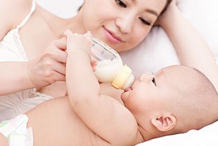 幼儿喝奶粉(多大开始喂奶粉)