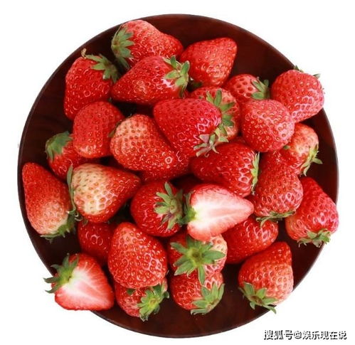 买草莓时,别听老板 忽悠 ,4种草莓再便宜也不要买,小心入坑
