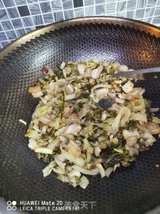 五花肉炒酸菜的做法 五花肉炒酸菜怎么做 凤梨小厨房的菜谱 